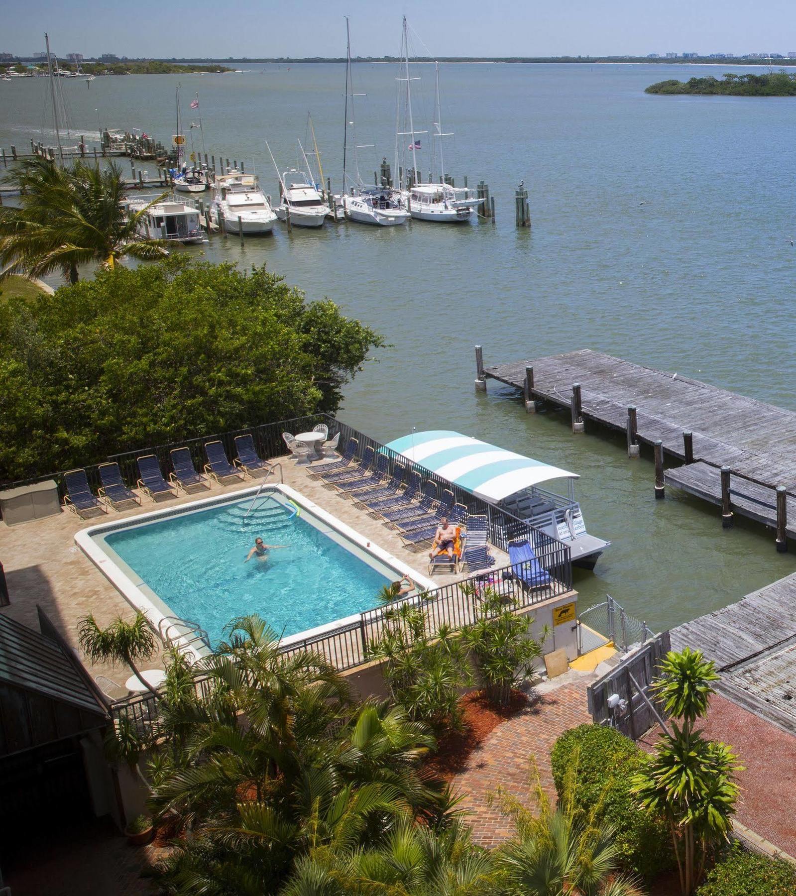 Marina Village At Snug Harbor 4*