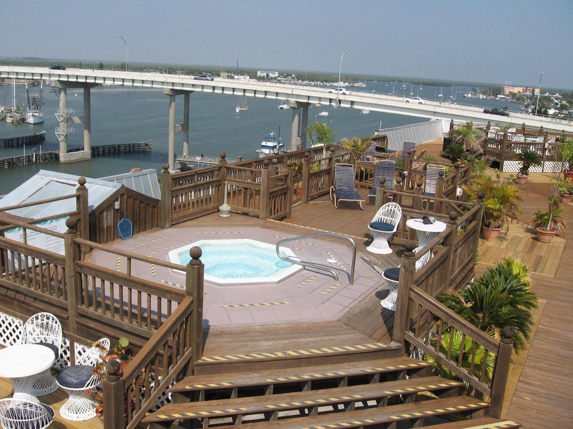 Marina Village At Snug Harbor 4*