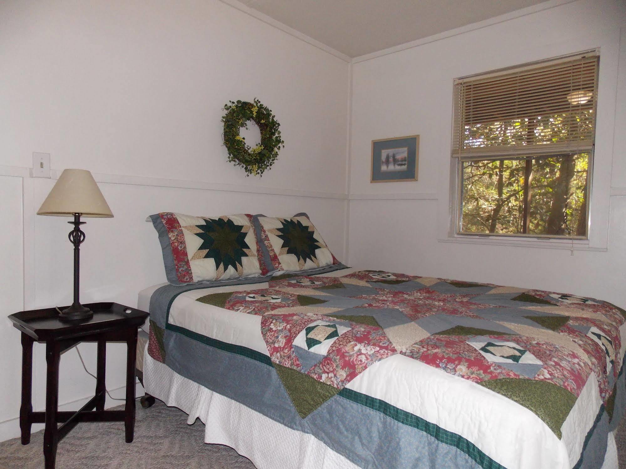 Hotel Adventures Unlimited Milton