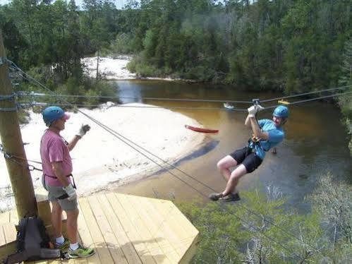 Adventures Unlimited Hotel 2*