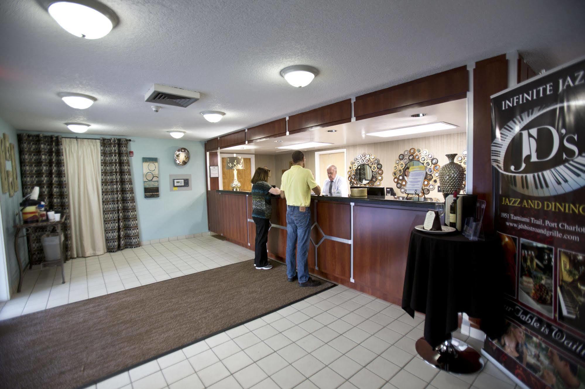 Hotel Days By Wyndham Town Center 3*