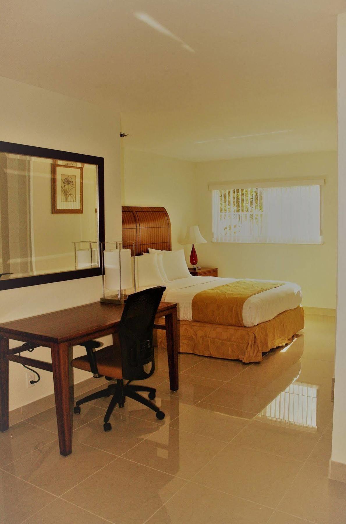 Capri Motel