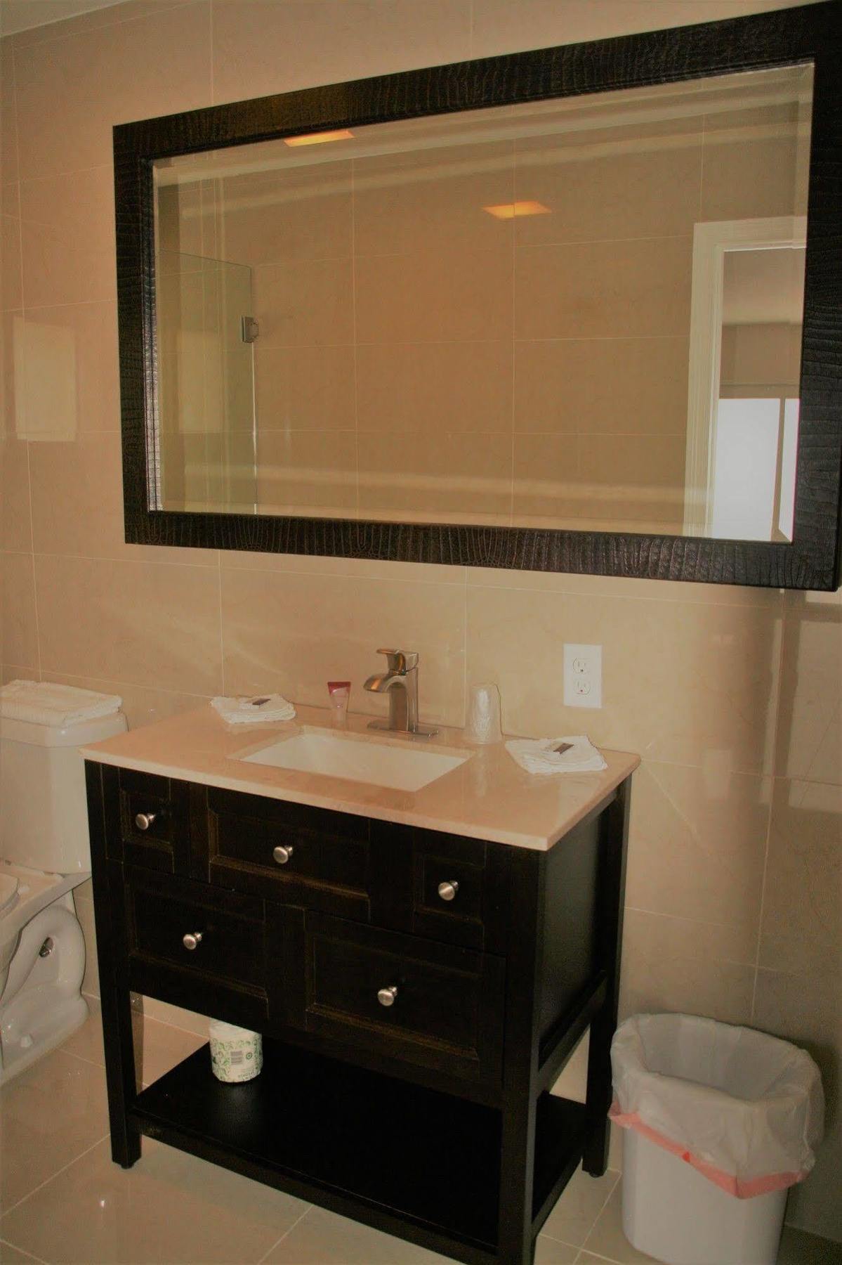 Capri Motel 3*