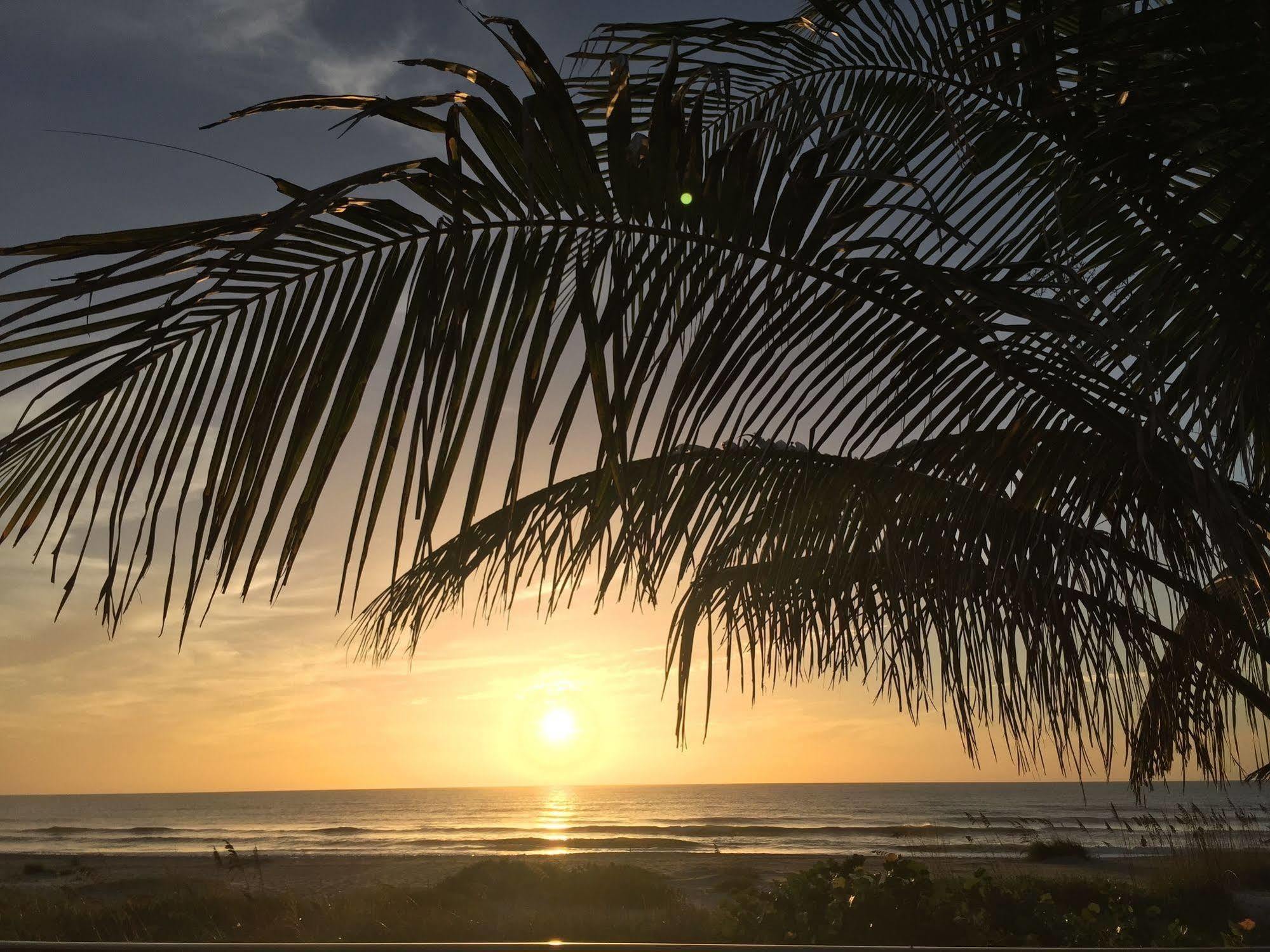 Aparthotel Surf Cocoa Beach