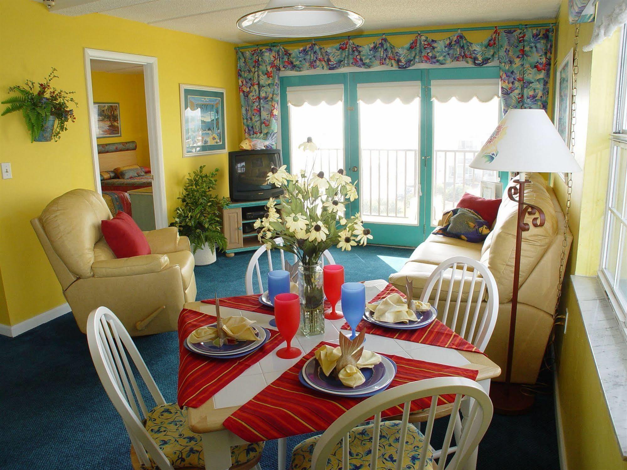 Quarters Daytona Aparthotel 3*