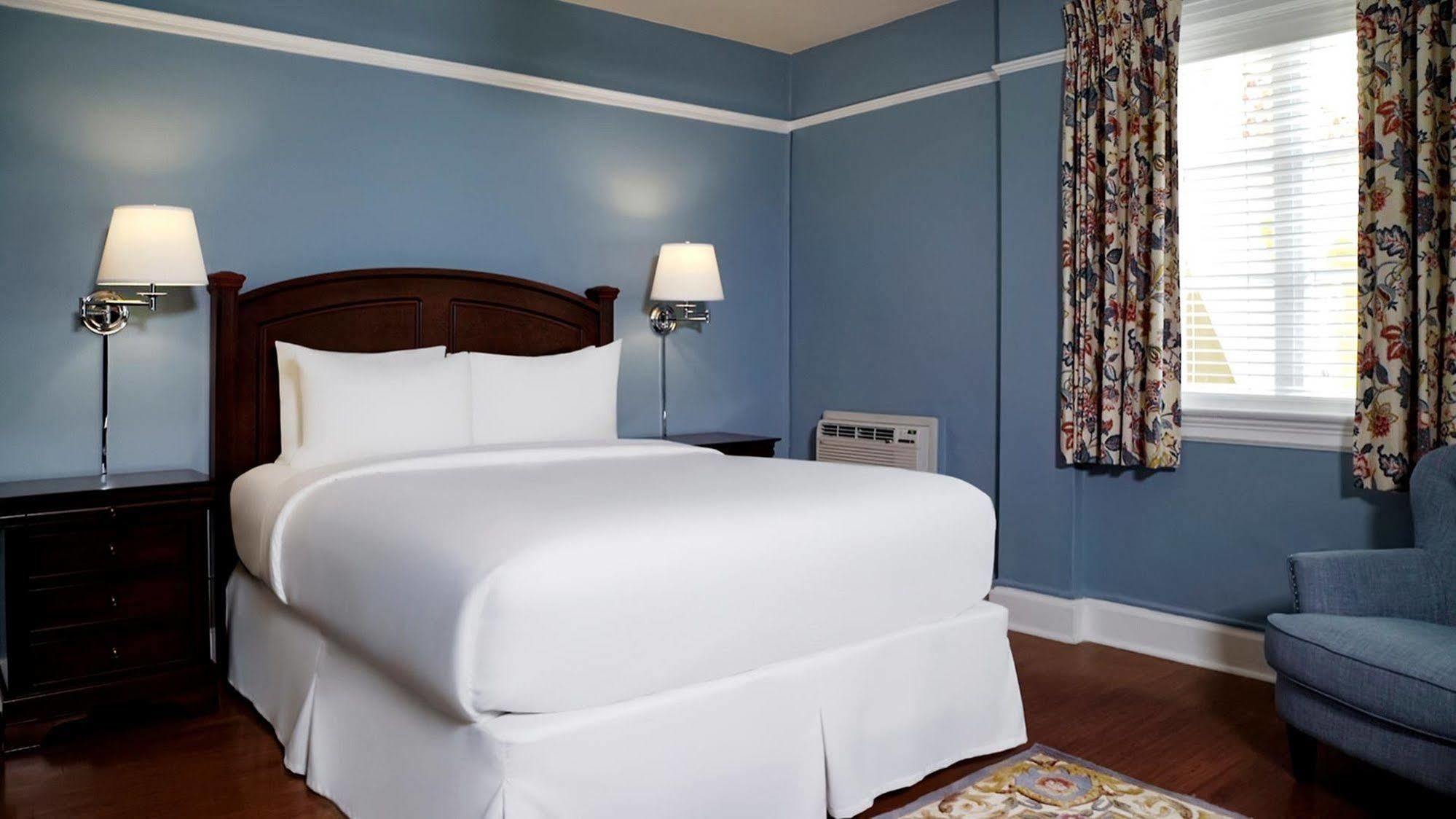 The Bradley Park Hotel Palm Beach