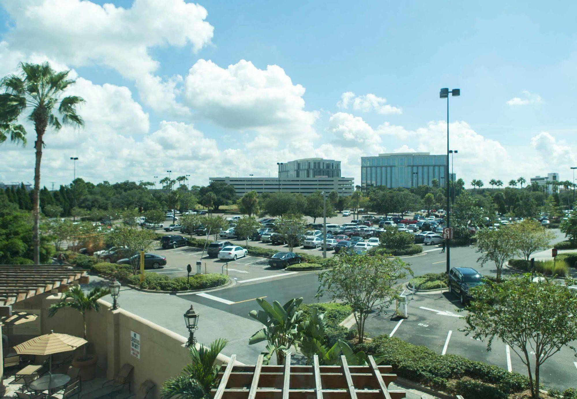 Renaissance International Plaza Hotel