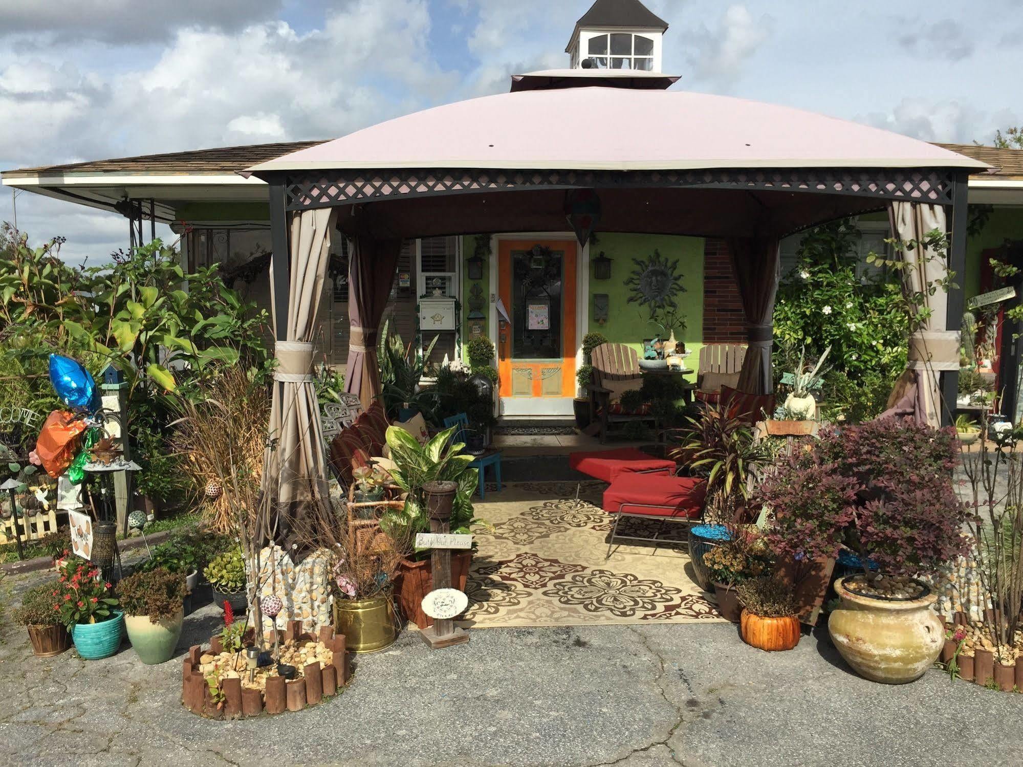 Shamrock Cove Inn