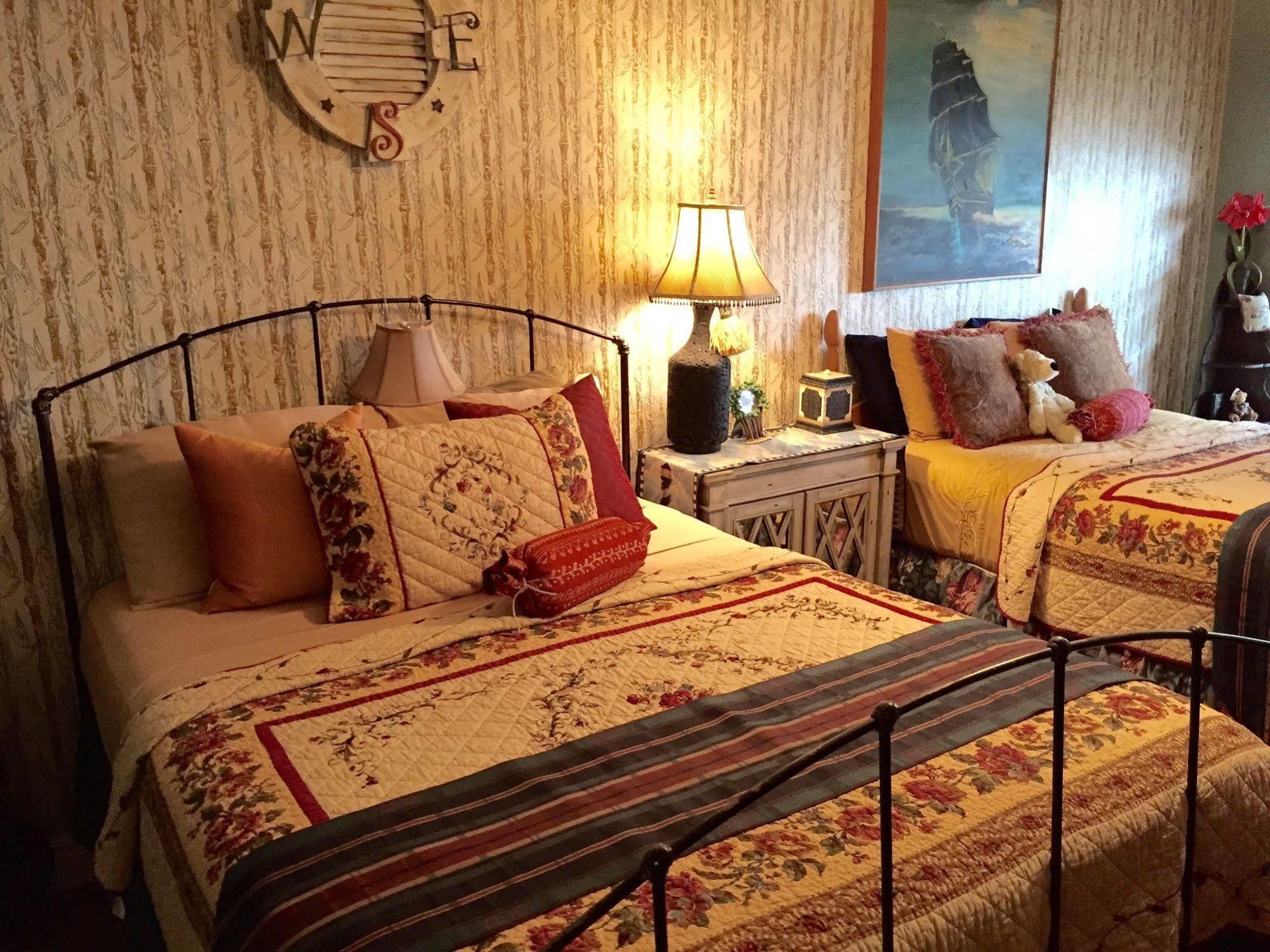 Shamrock Cove Inn