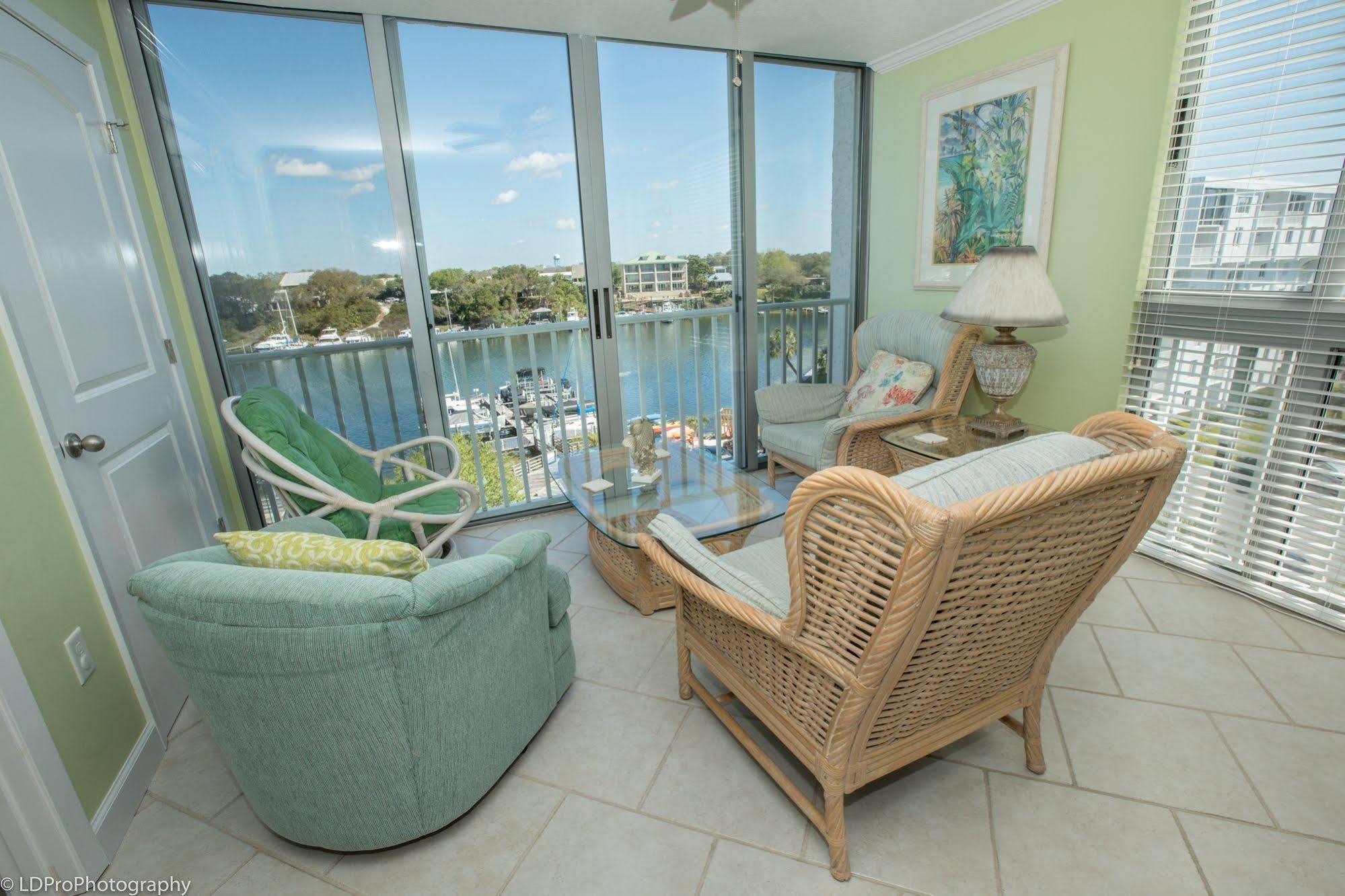 Dolphin Point By Isle 3*