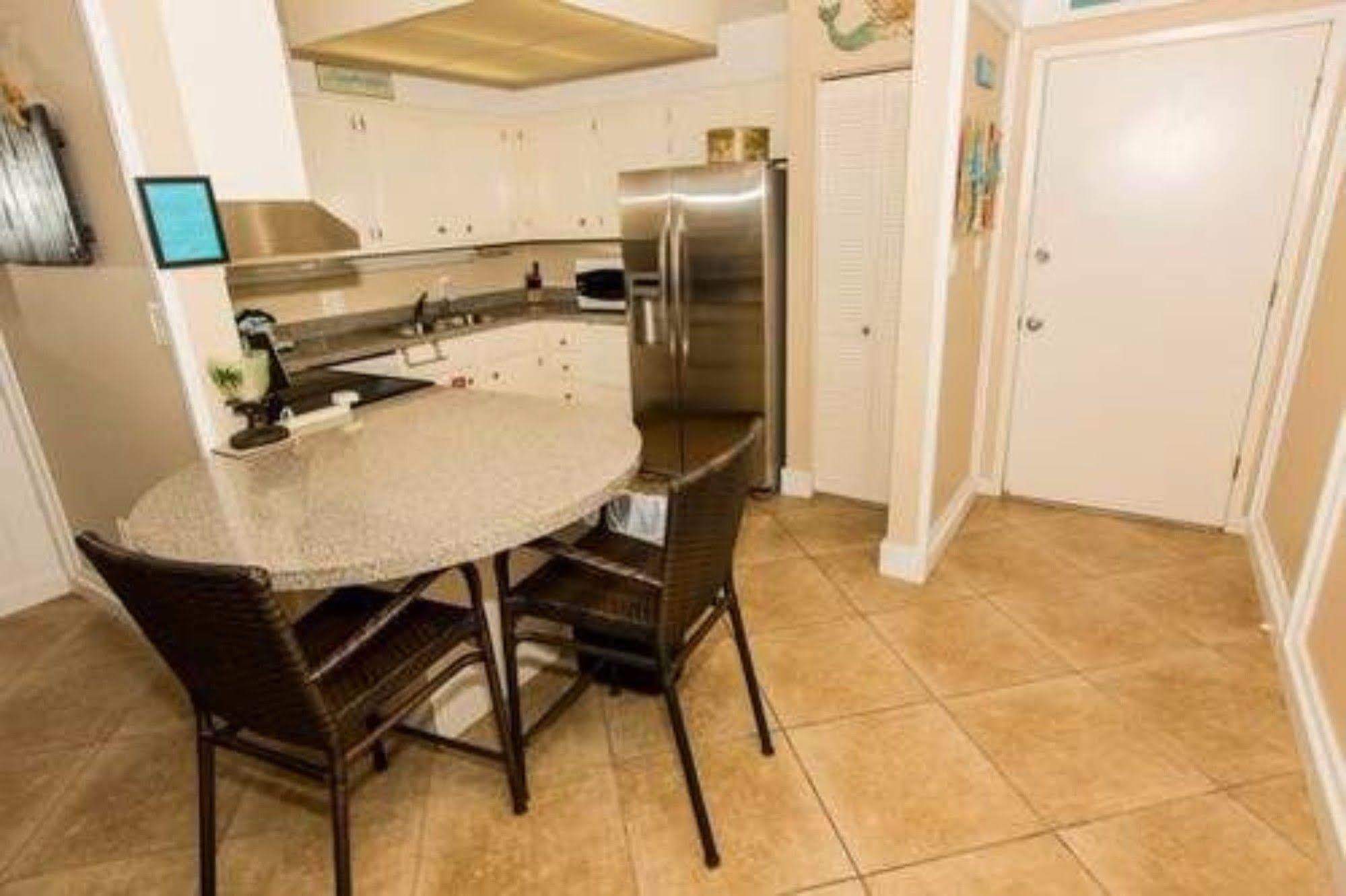 Dolphin Point By Isle 3*