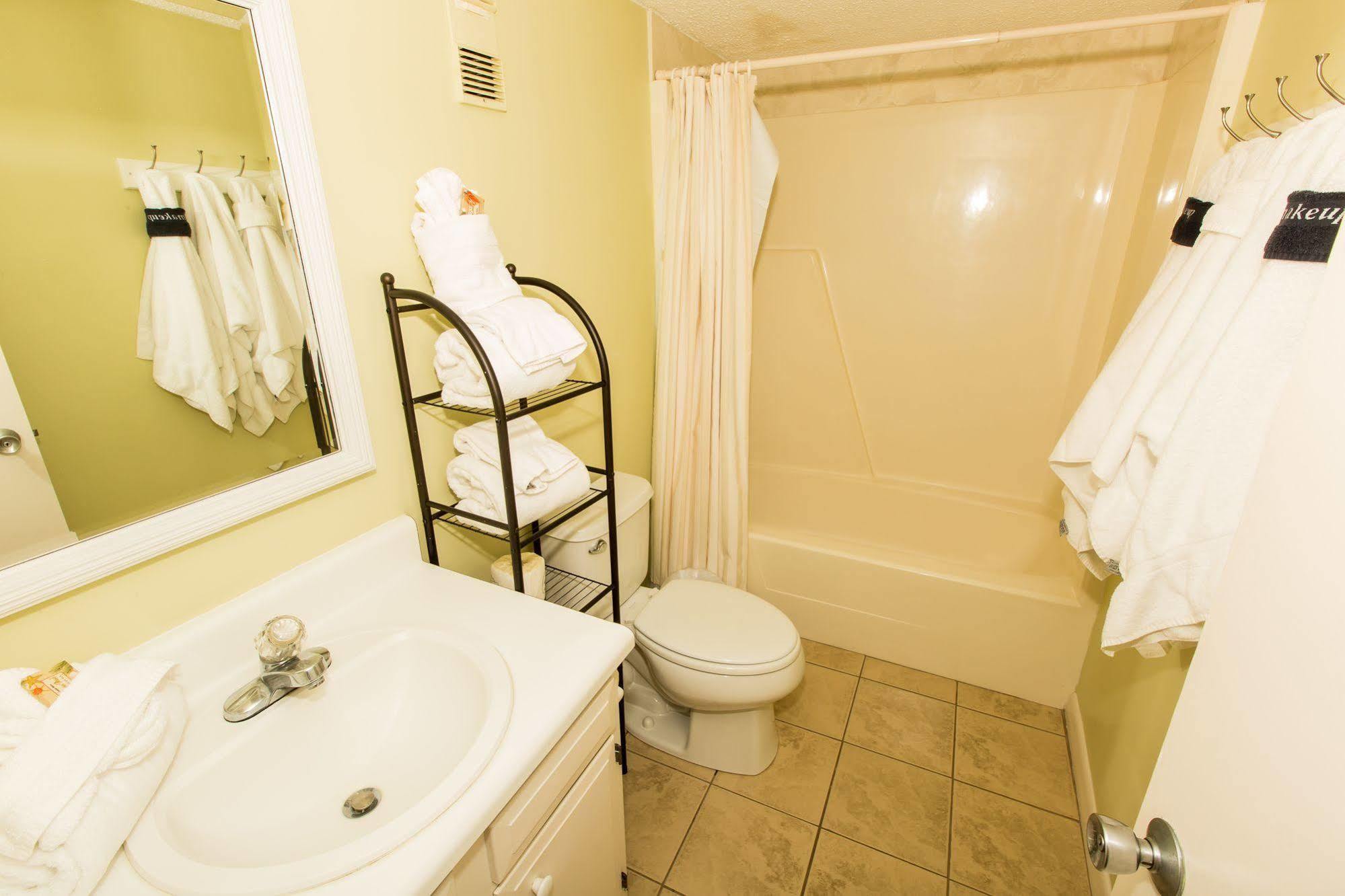 Hotel Dolphin Point By Isle 3*