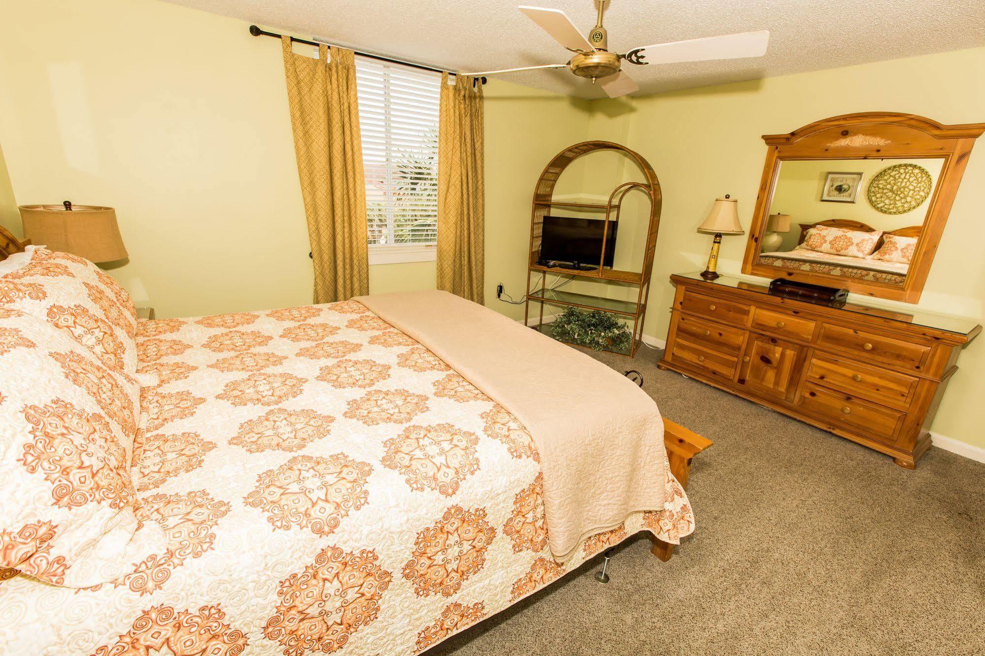 Dolphin Point By Isle Hotel