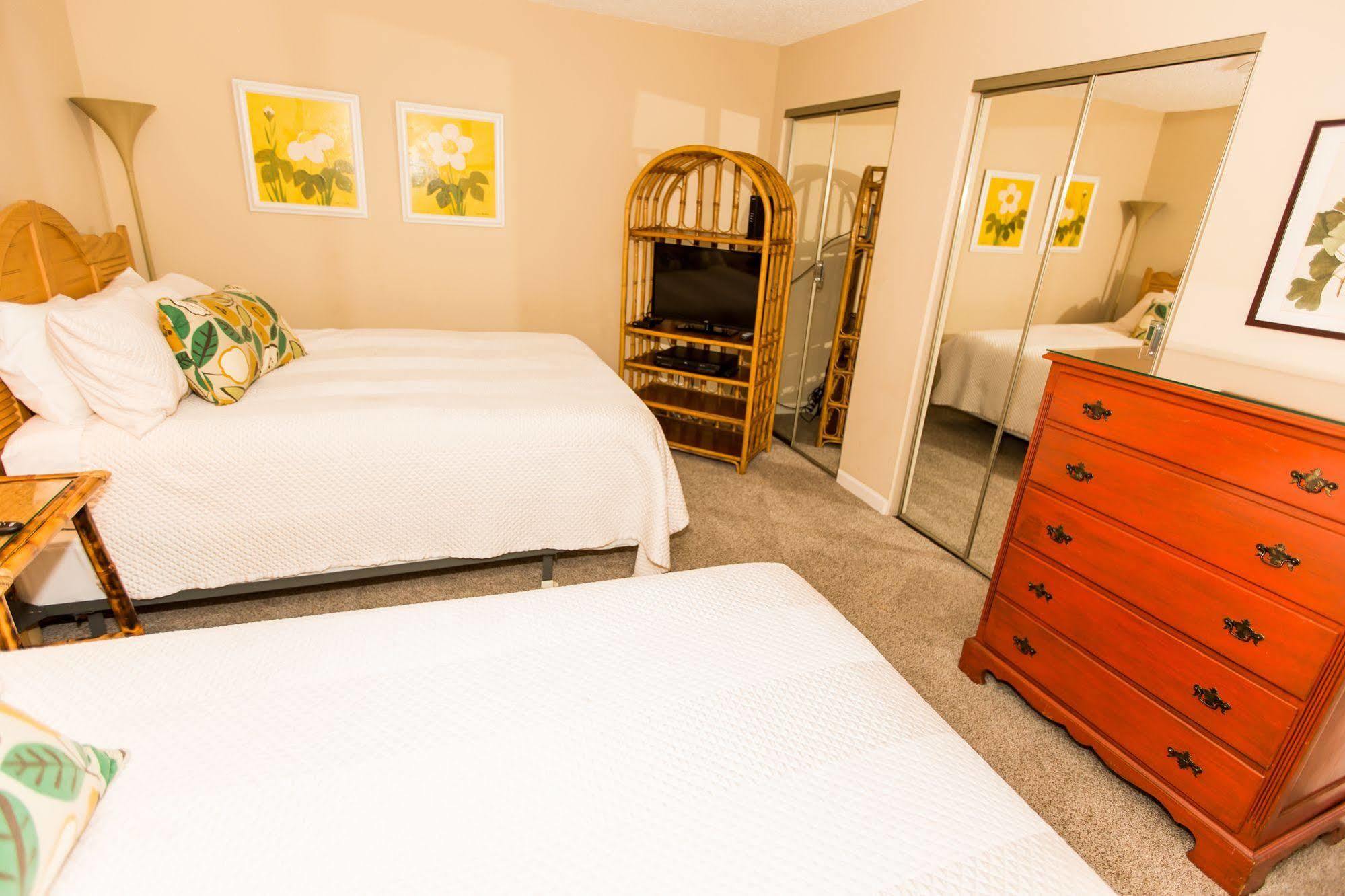 Dolphin Point By Isle 3*