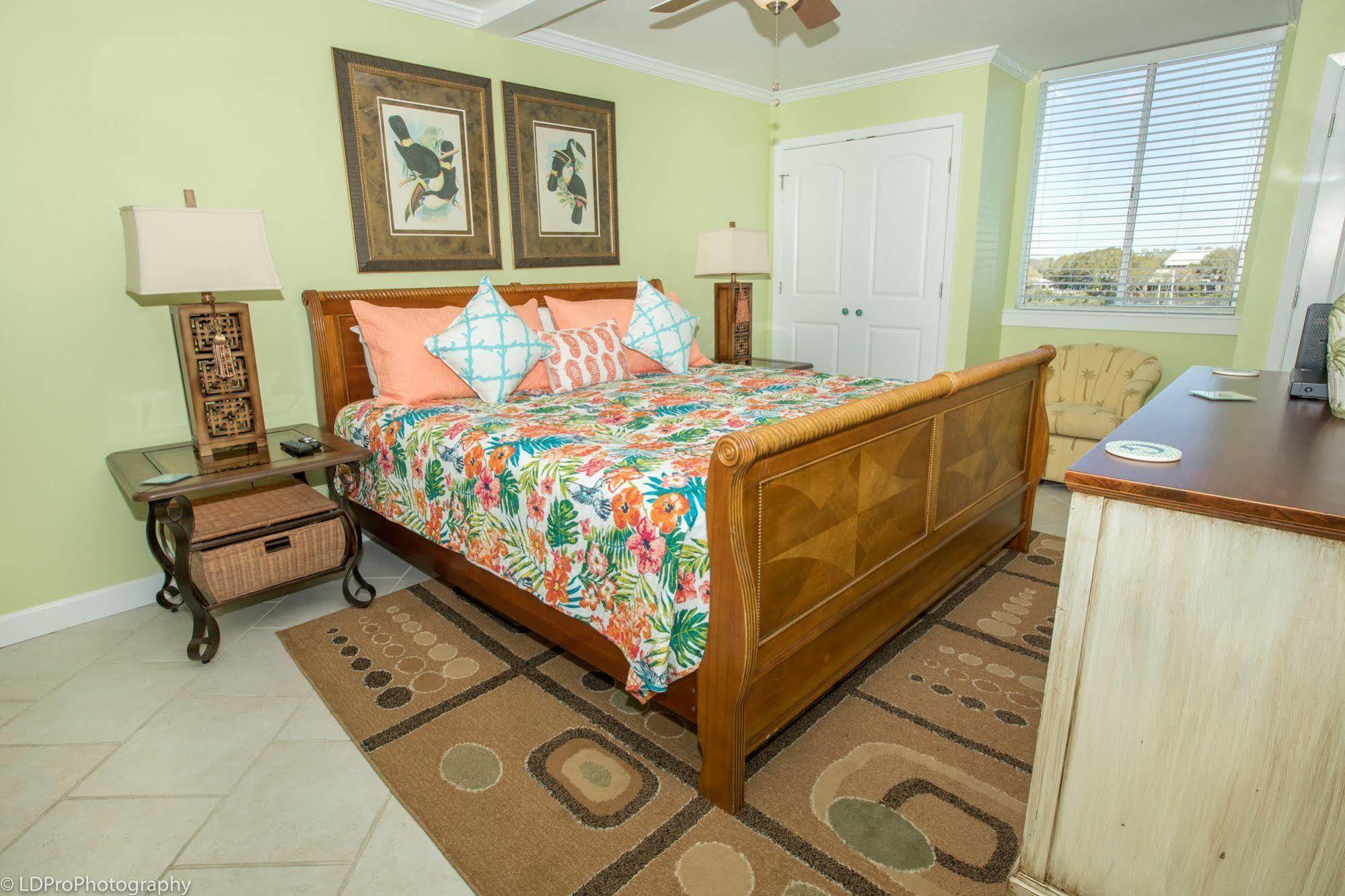Dolphin Point By Isle Hotel