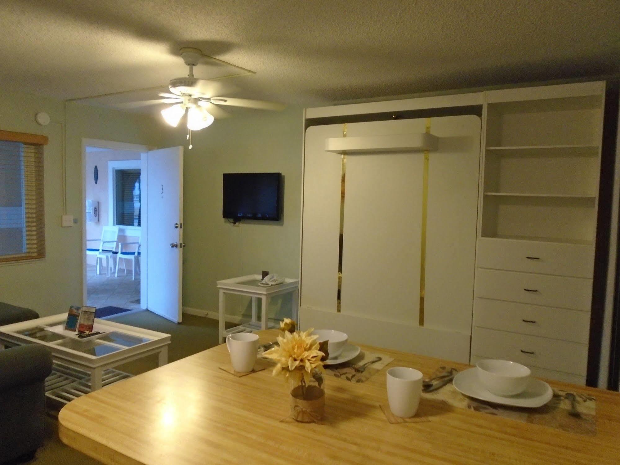 Hotel Coral Key 3*