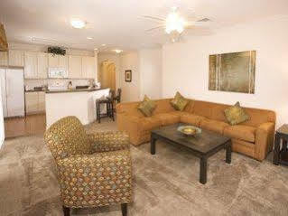 Angela's Palisades - Three Bedroom 406 Apartment *
