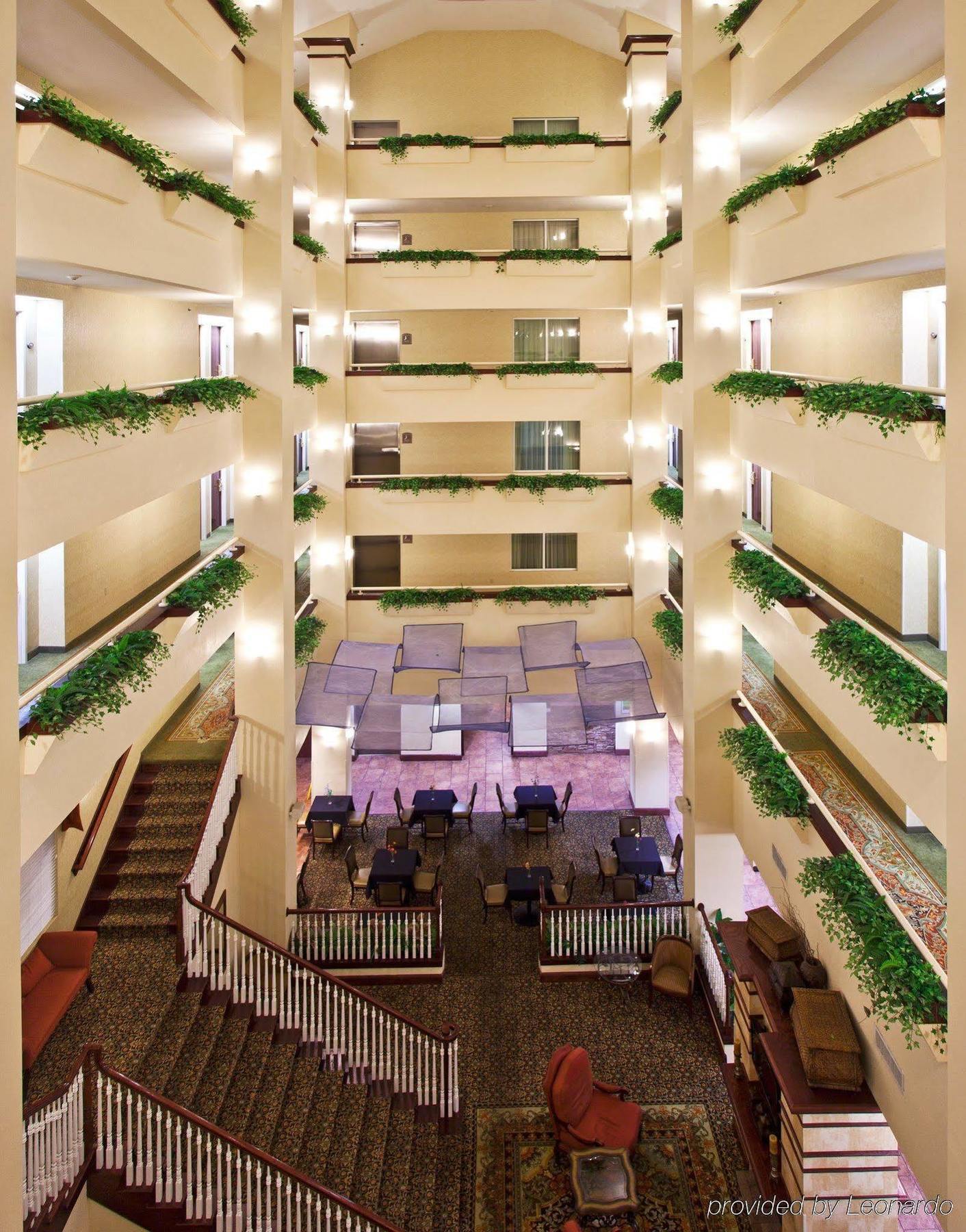 & By Ihg 4*