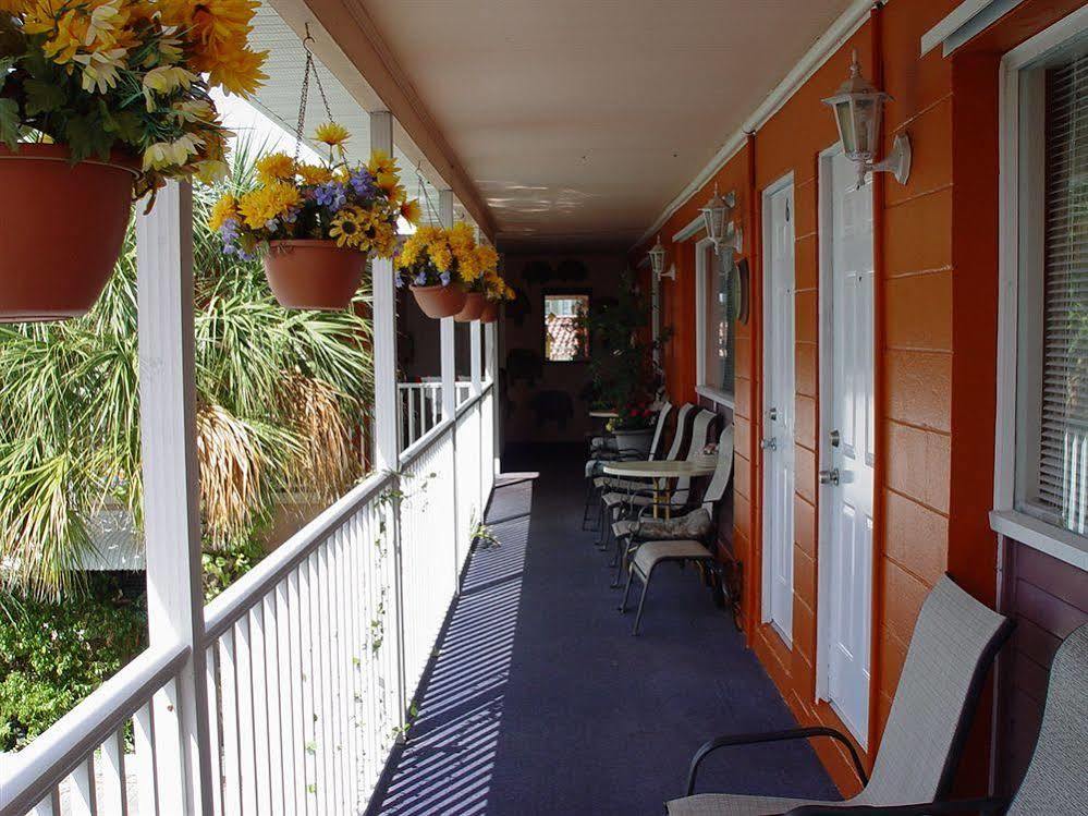 Mardi Gras Motel 2*