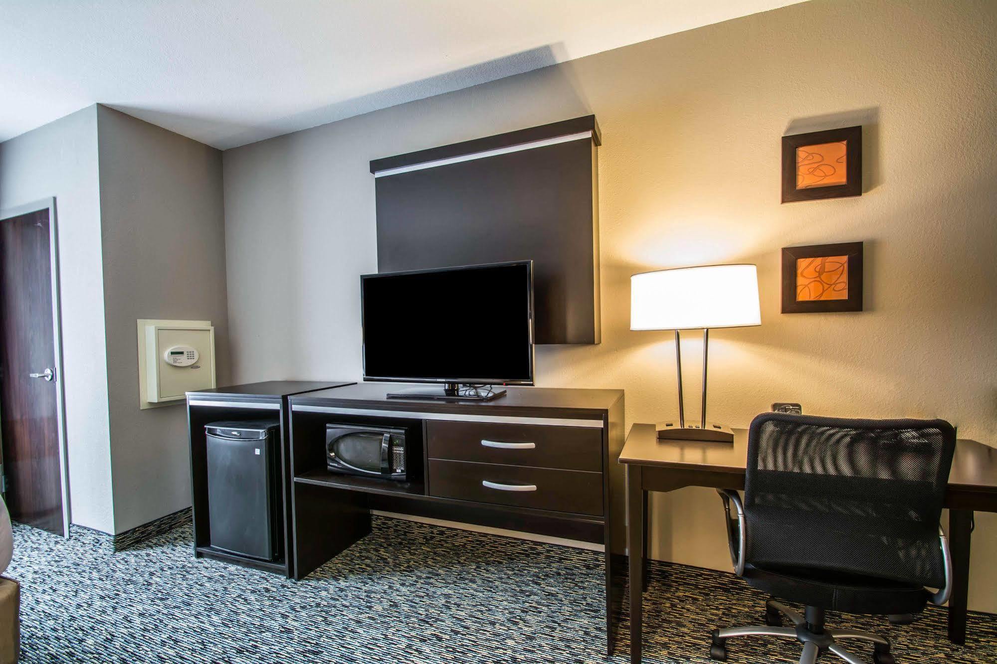 Comfort Lauderdale Airport South & Cruise Port Hotel 3*