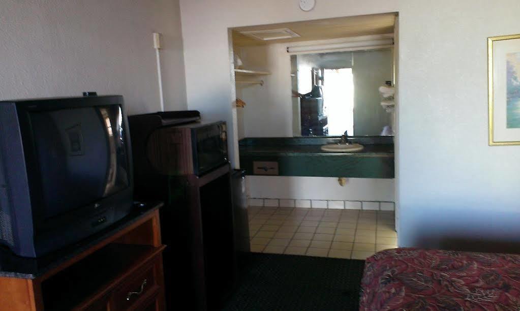 Motel Budget - *