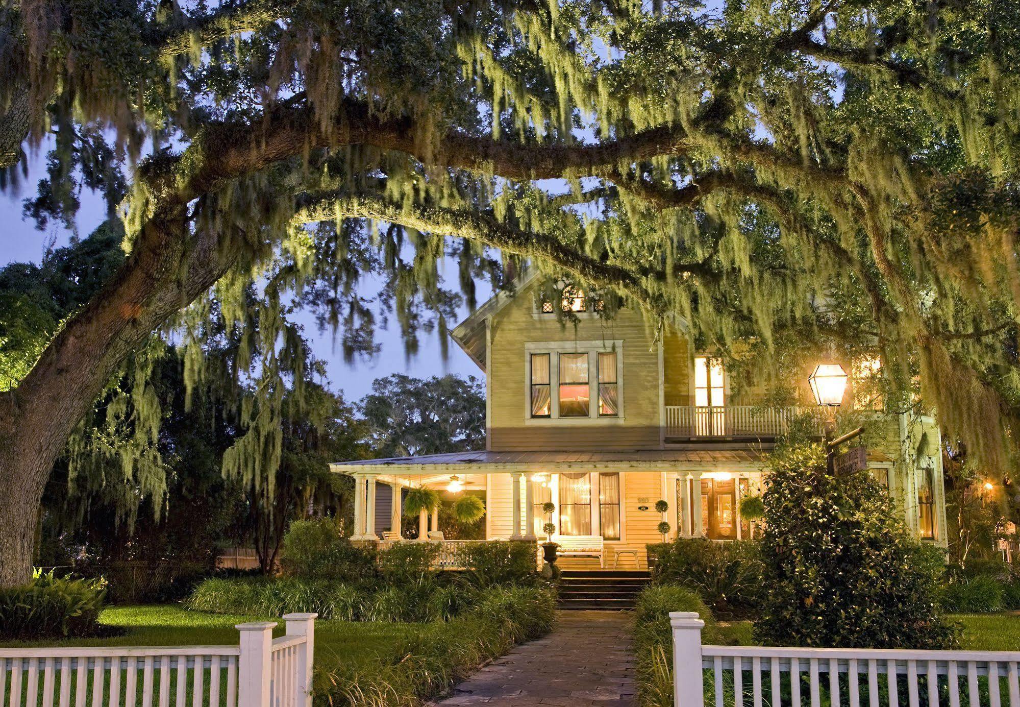 Hoyt House Luxury Bed & Breakfast 4*