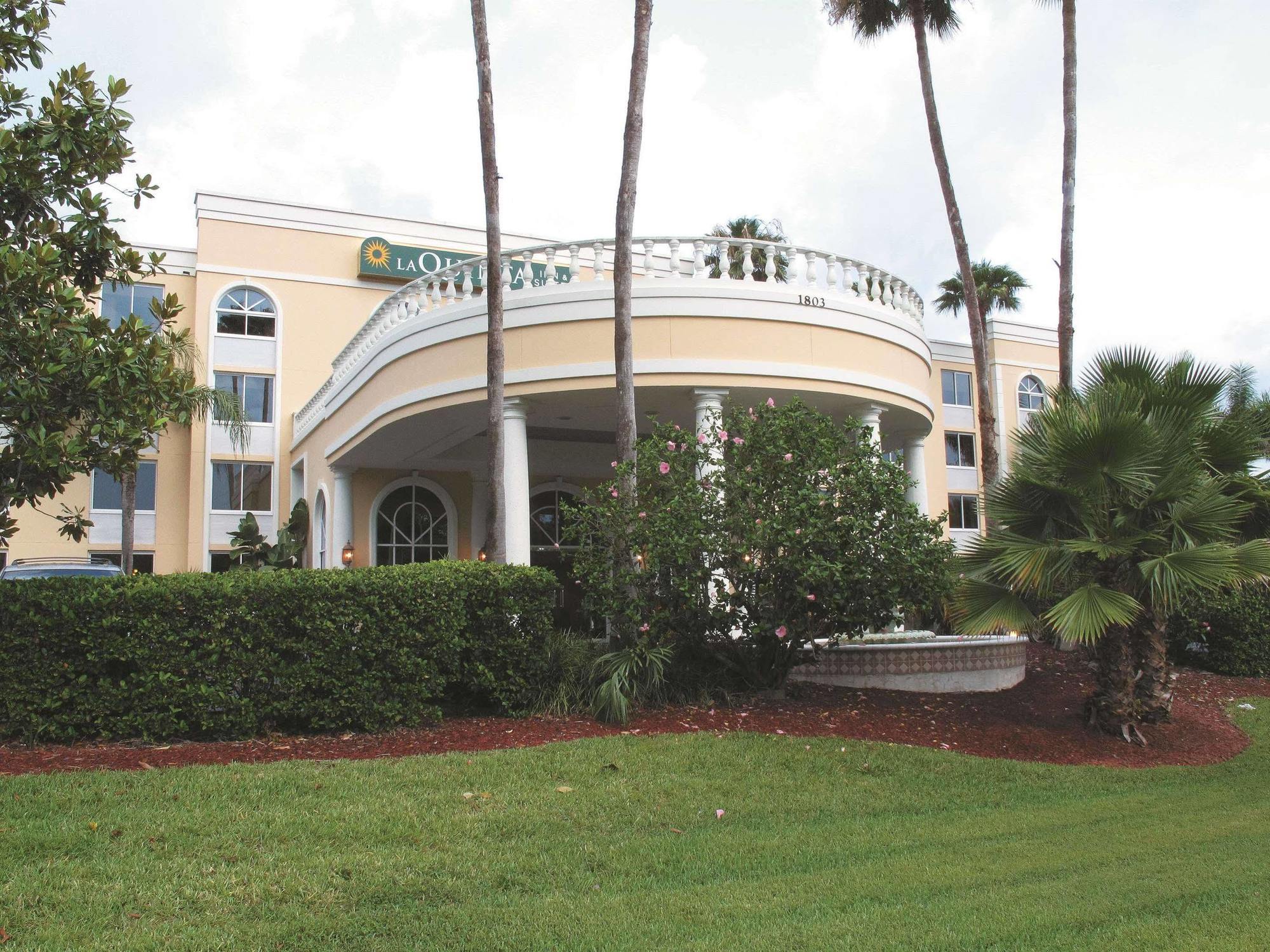 Hotel La Quinta By Wyndham Downtown 3*