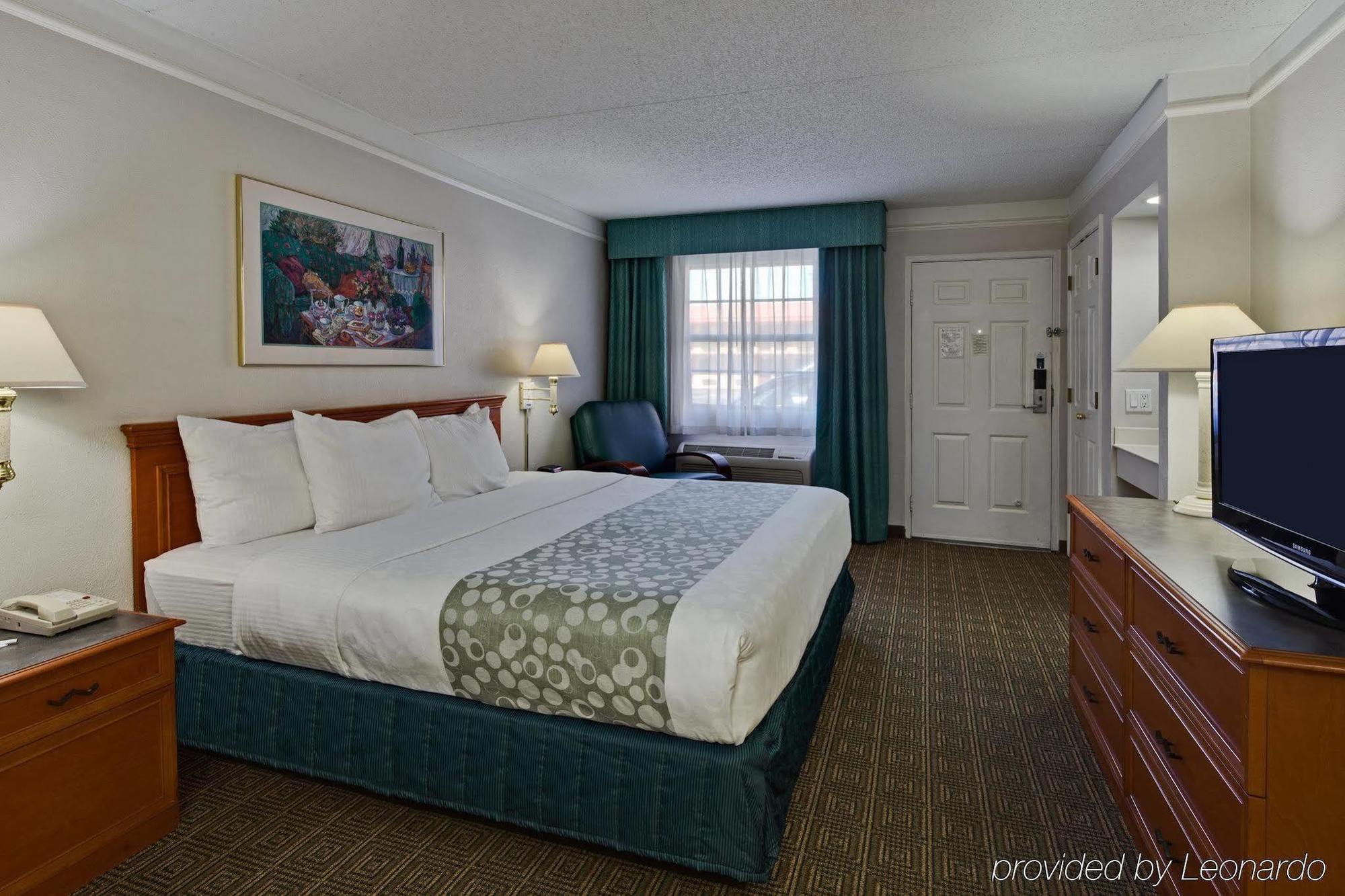 Baymont By Wyndham Orange Park Hotel