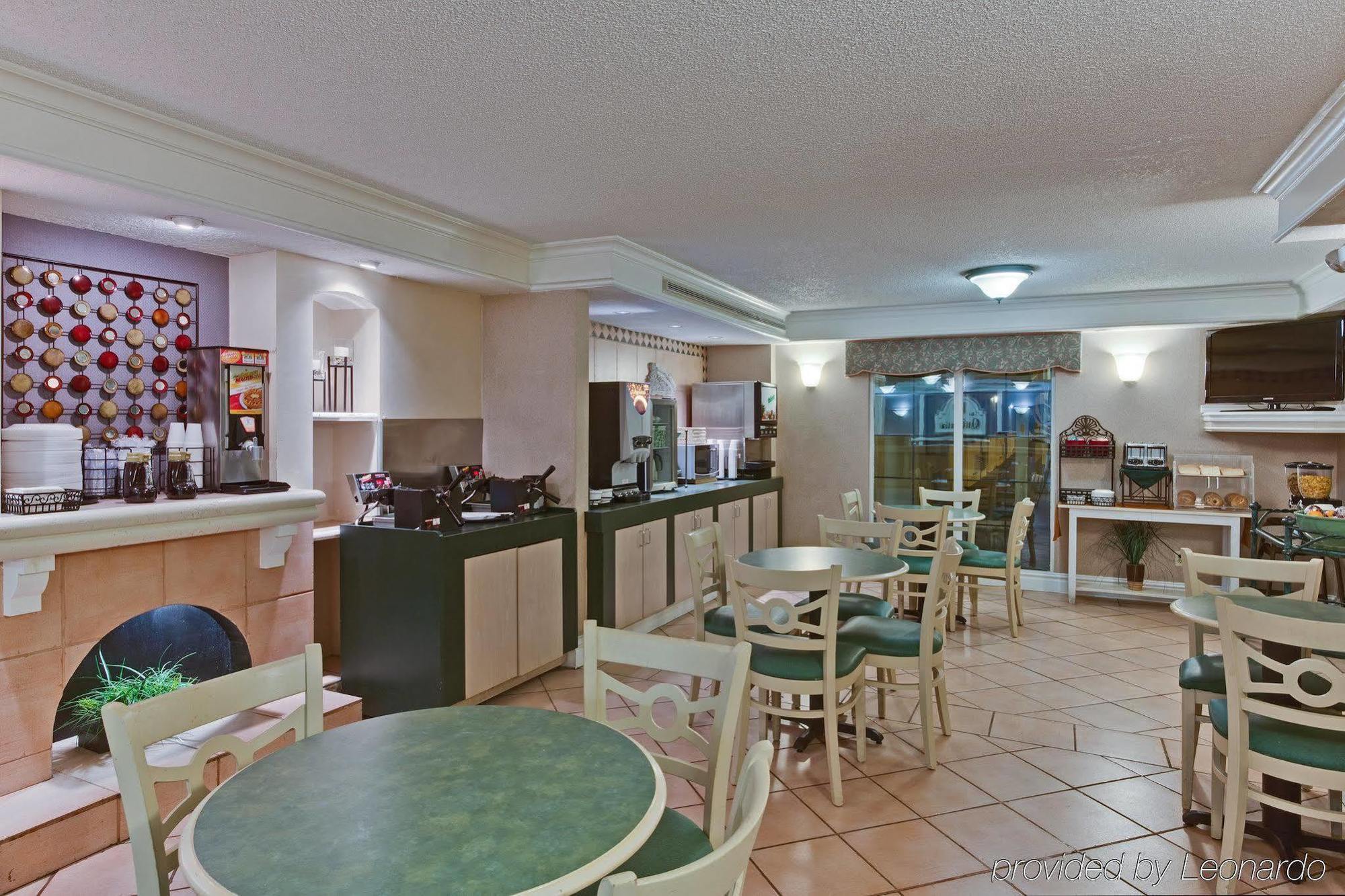 Baymont By Wyndham Orange Park Jacksonville