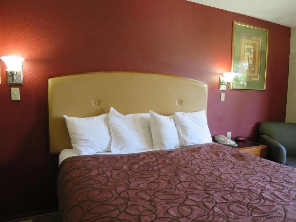 Executive - Panama Motel 2*