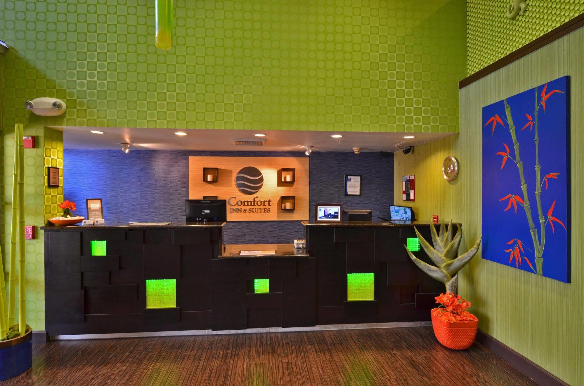 Hotel Comfort & - West Palm South