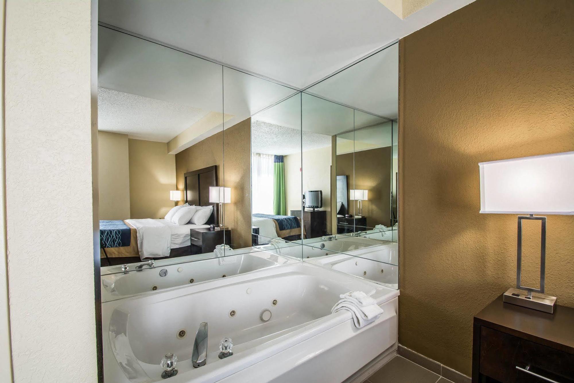 Comfort & - West Palm South Hotel Lantana
