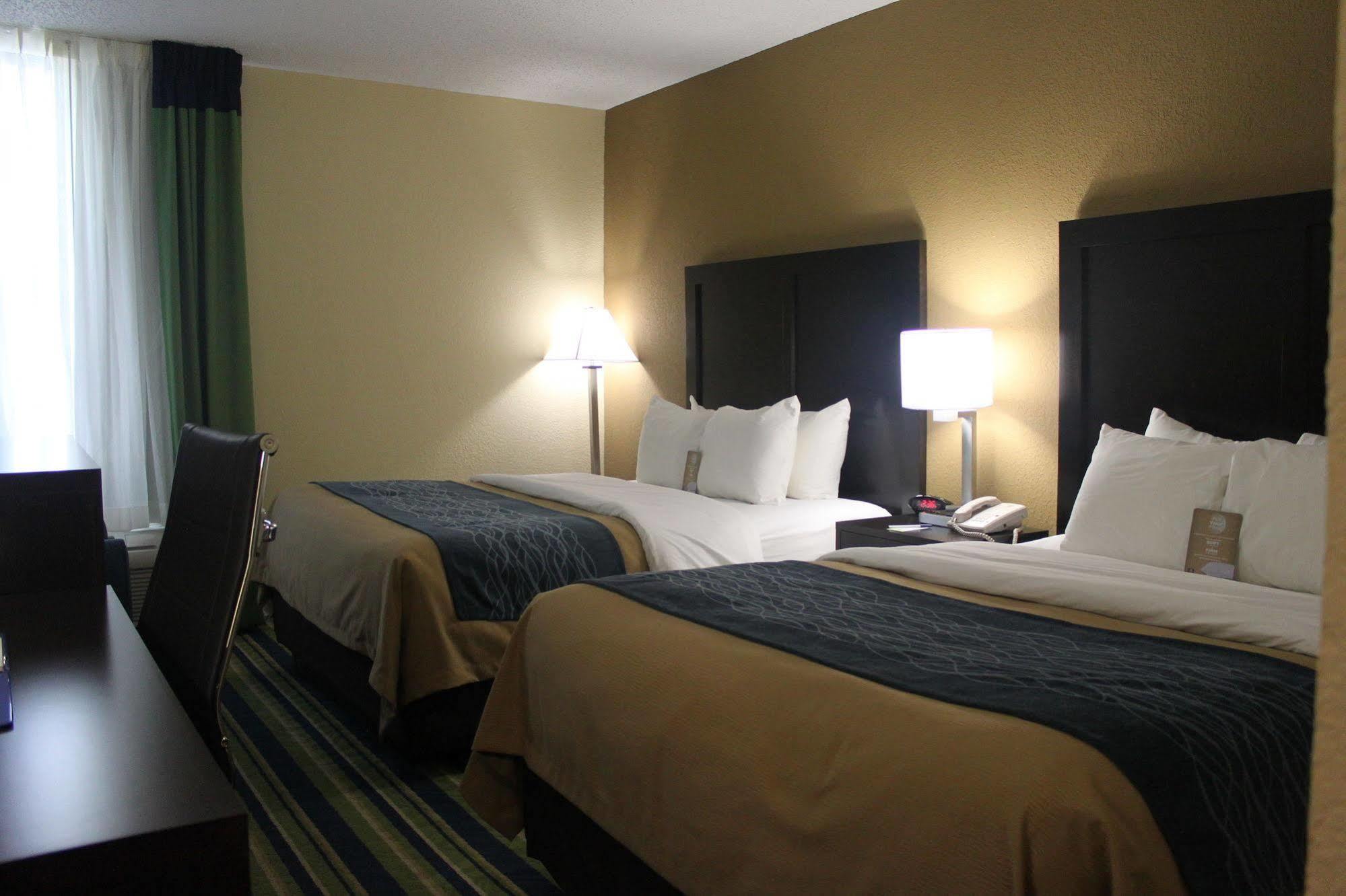 Hotel Comfort & - West Palm South 3*