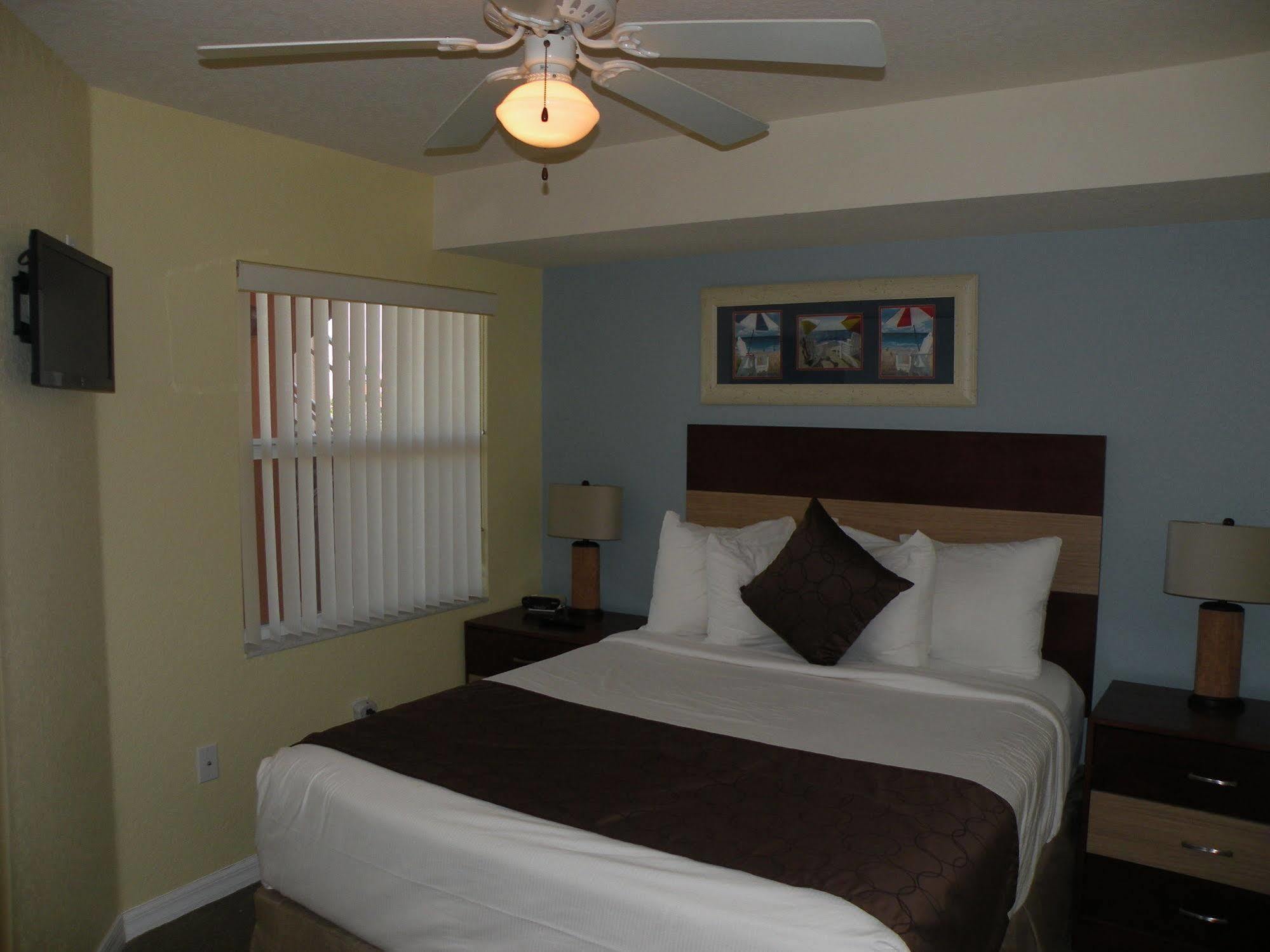 Surf Treasure Island Aparthotel