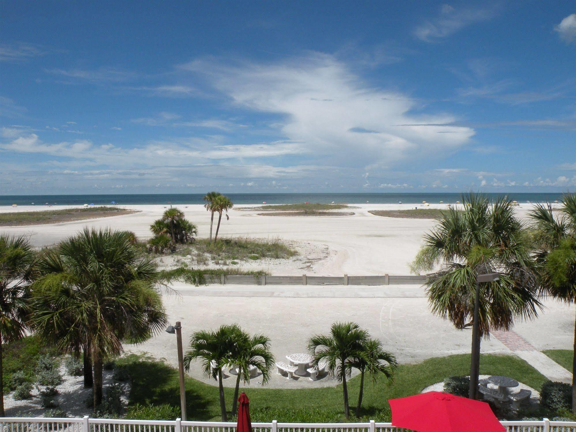 Surf Treasure Island Aparthotel 3*