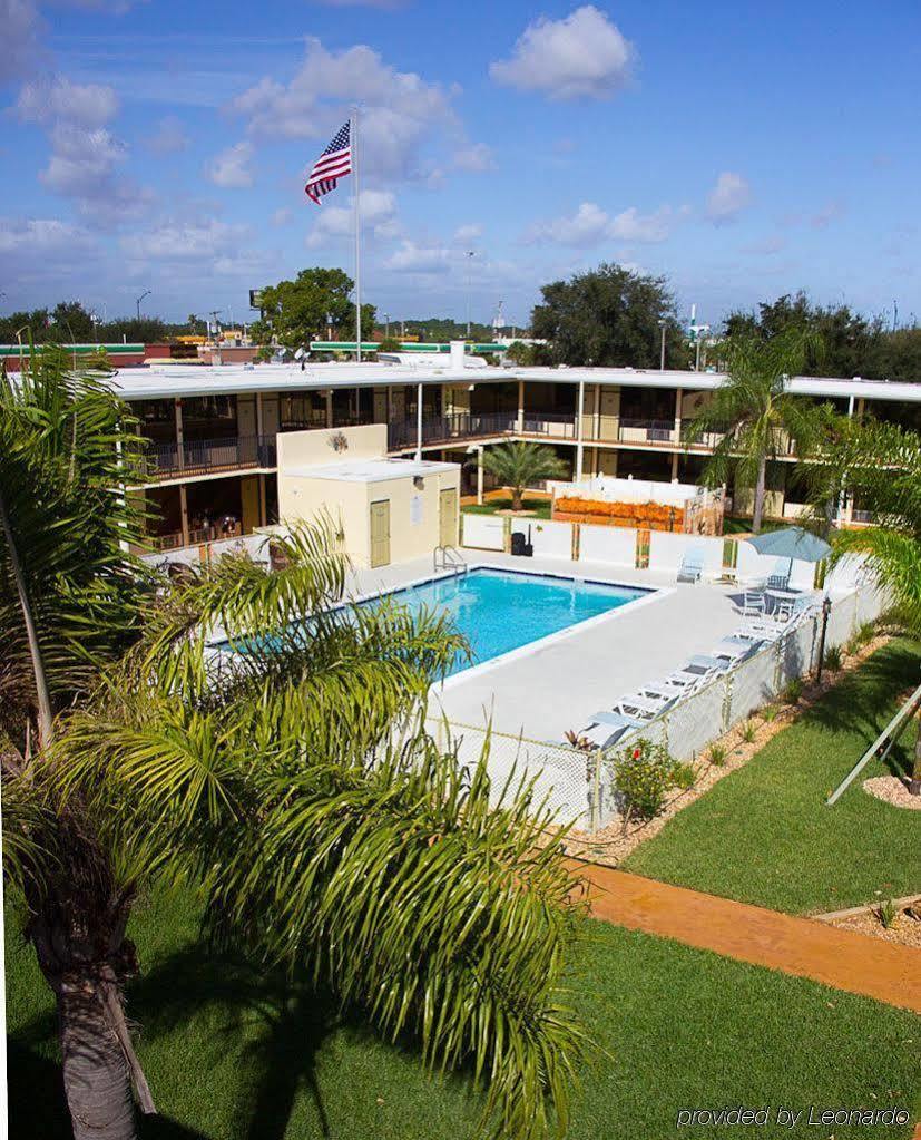 Hotel At - Pierce 3*