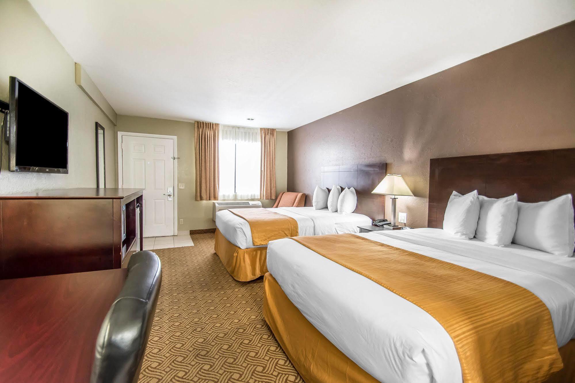 Hotel Quality & By The Parks Four Corners