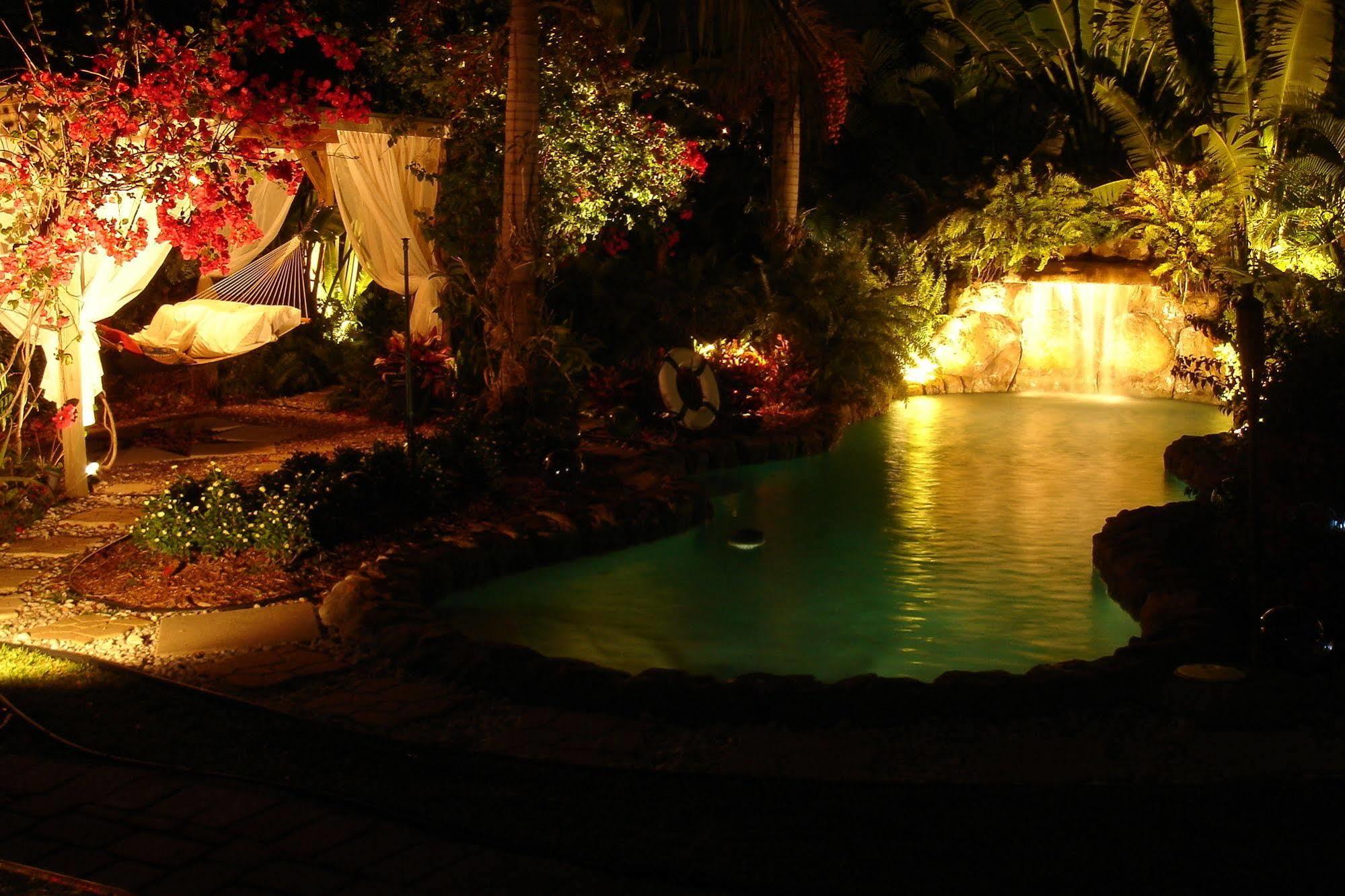 Ed Lugo Hotel 3*
