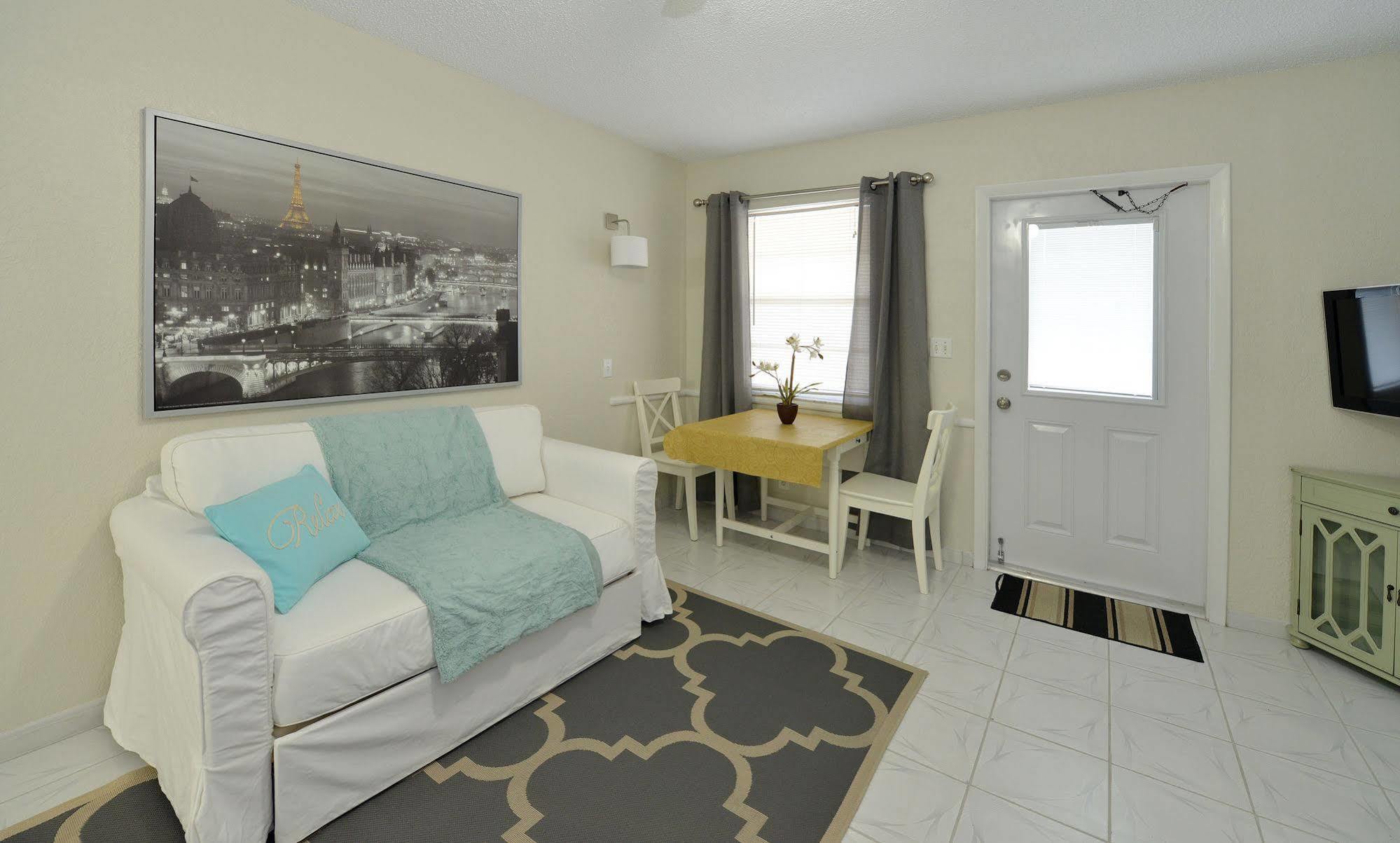 By The Sea Hotel 3*