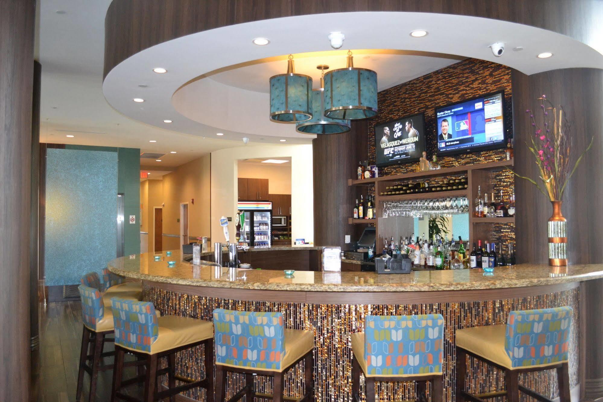Western Miami Executive Airport And Hotel Country Walk
