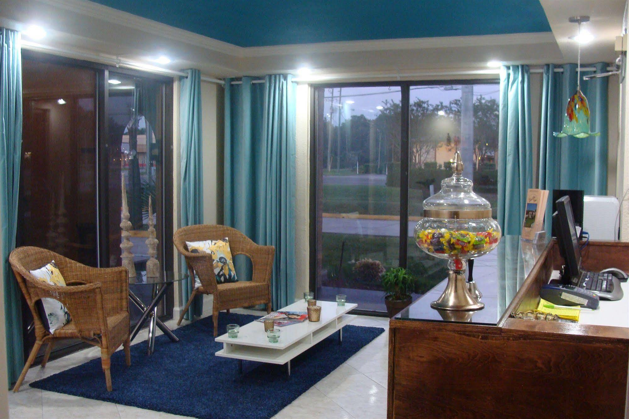 Sevilla Kissimmee- Near 2*