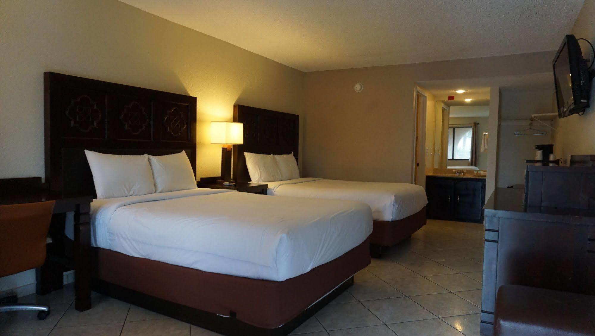 Sevilla Kissimmee- Near Motel 2*
