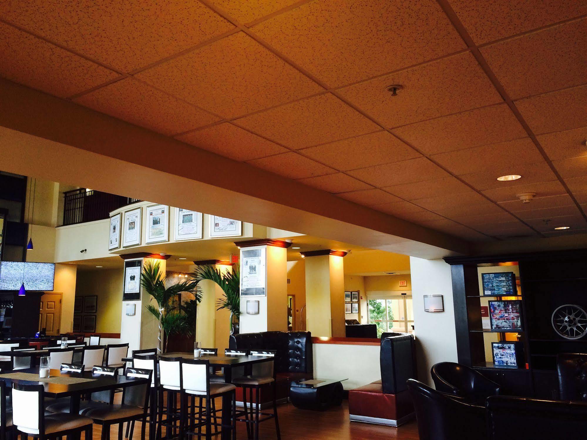 Seven Raceway Hotel