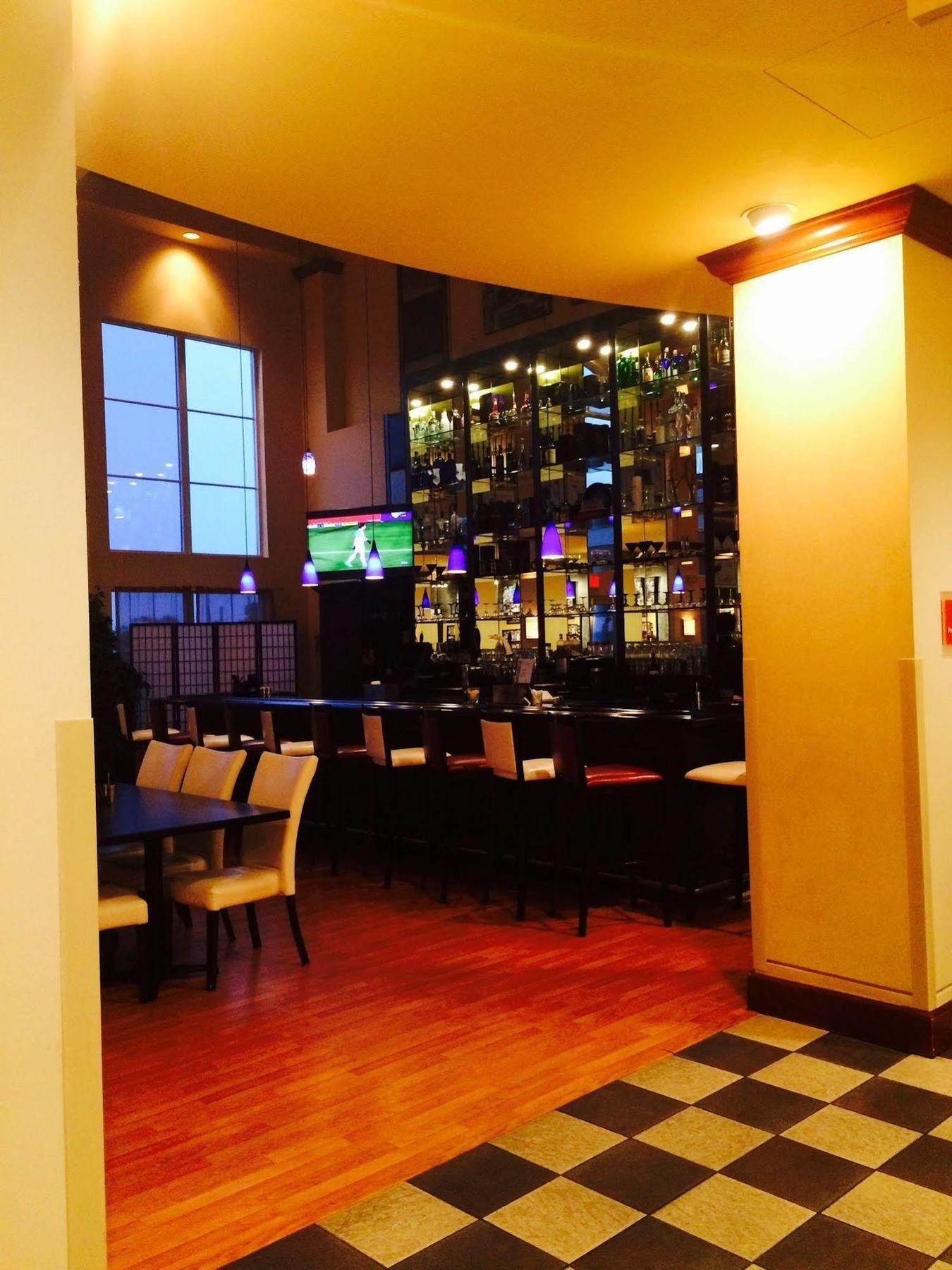 Seven Raceway Hotel 3*