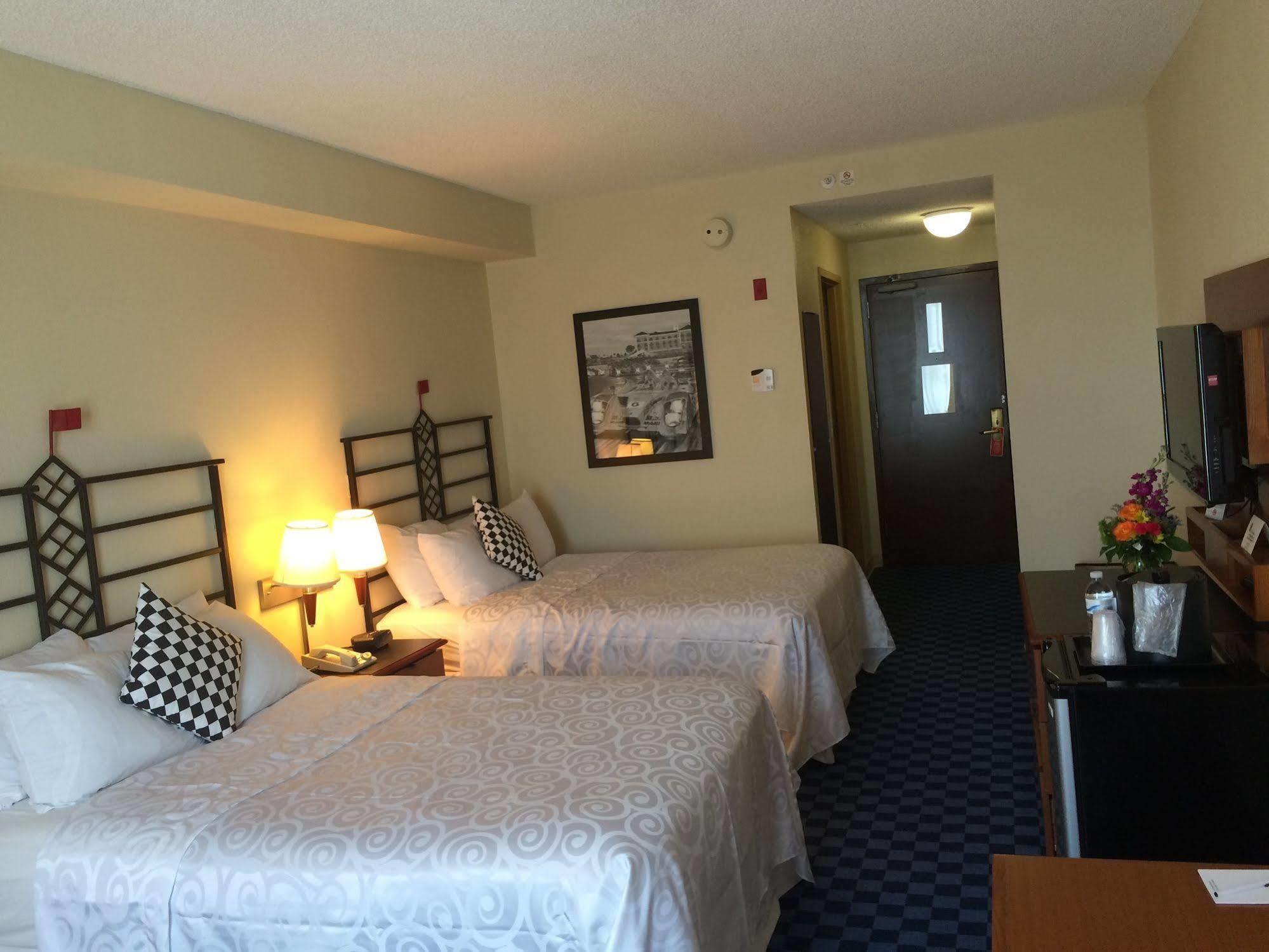 Seven Raceway Hotel 3*