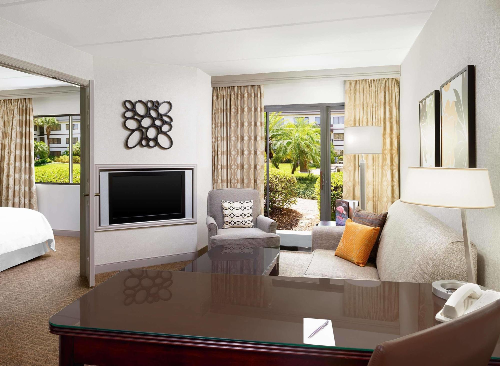 Staybridge South By Ihg 3*