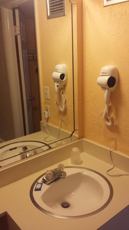 Ocean Shore Daytona Hotel