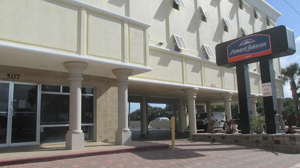 Howard Johnson - 2*