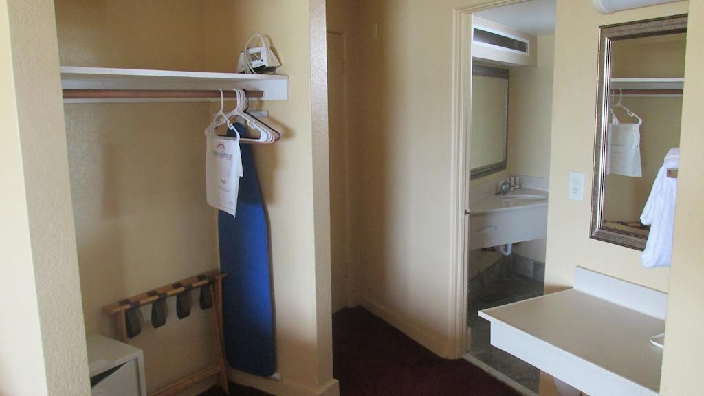 Howard Johnson - Hotel 2*