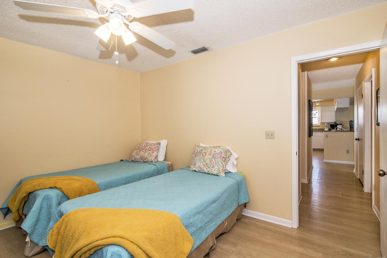 Joyce's Beachfront 2 Apartment Indian Shores